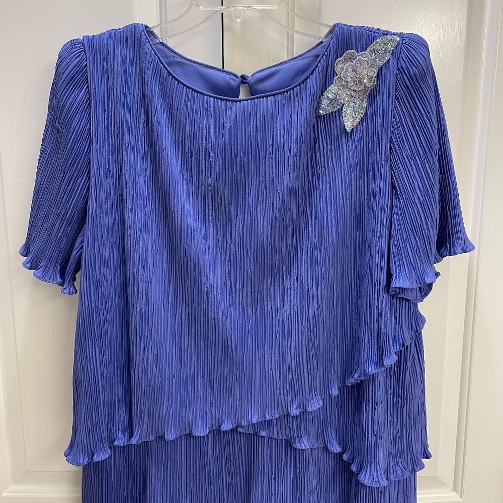 EUC Vintage Patra Formal Midi Dress, Periwinkle Blue Crepe, Tiered Design, Sz 18